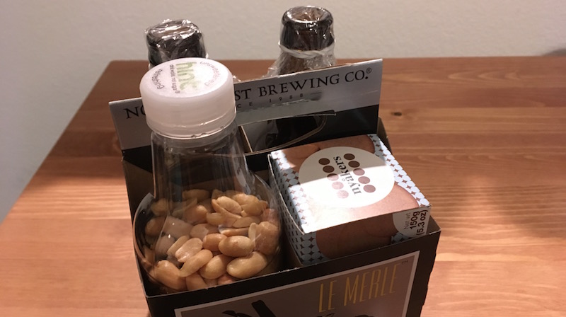 How to turn an empty six-pack into a homemade snack carrier